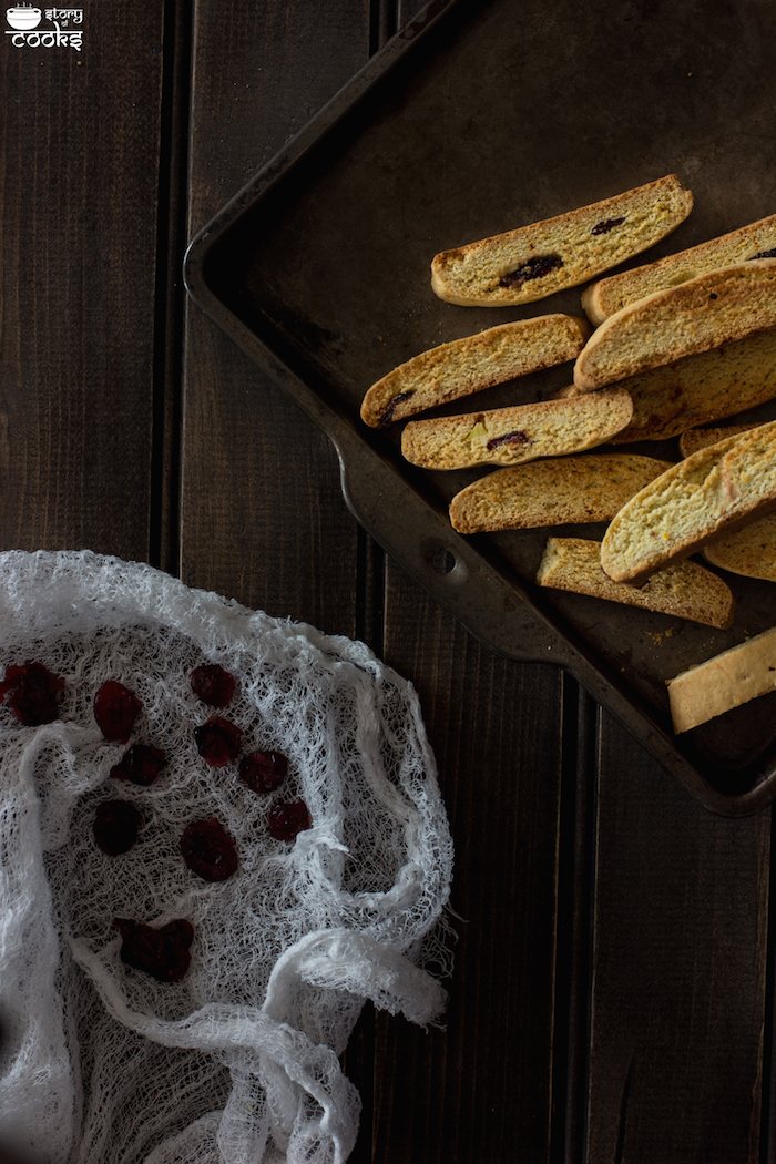 Cranberry Pistachio Biscotti