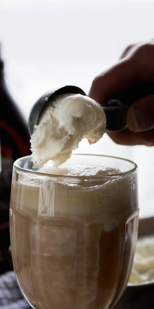 pouring icecream_