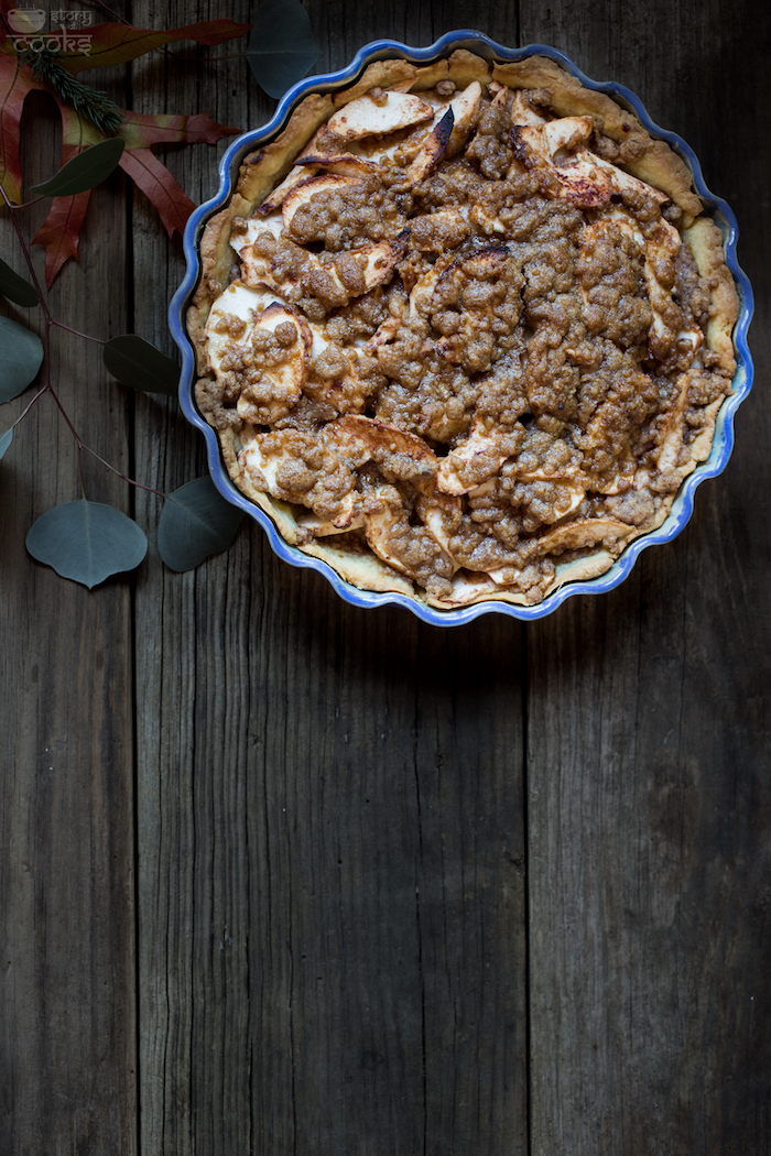 Apple Crumb Pie