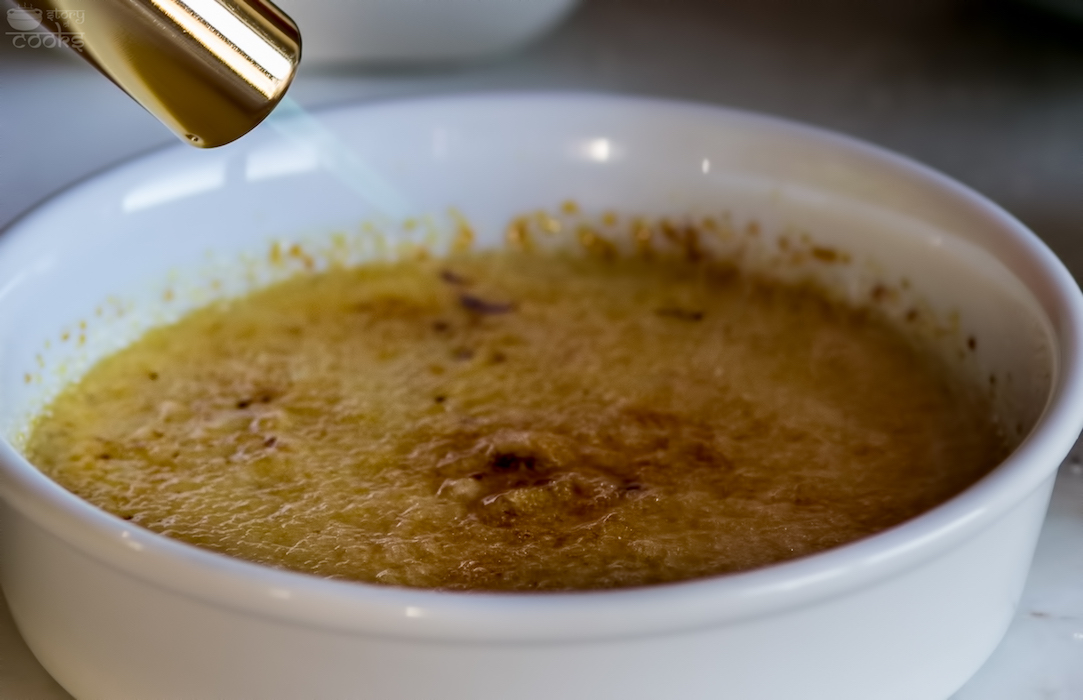 creme brule torching 2