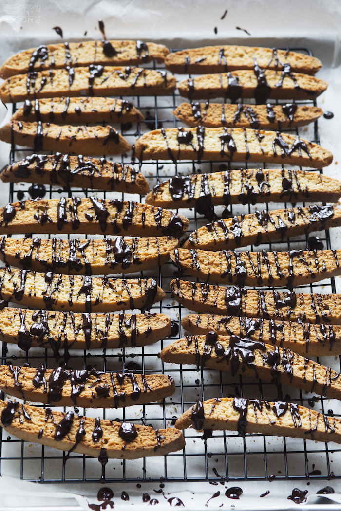 biscotti with drizzle