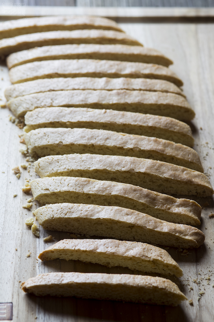 cutting biscotti