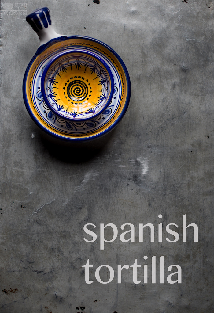 spanish pottery with words