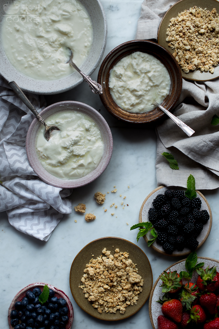 plain greek yogurt_