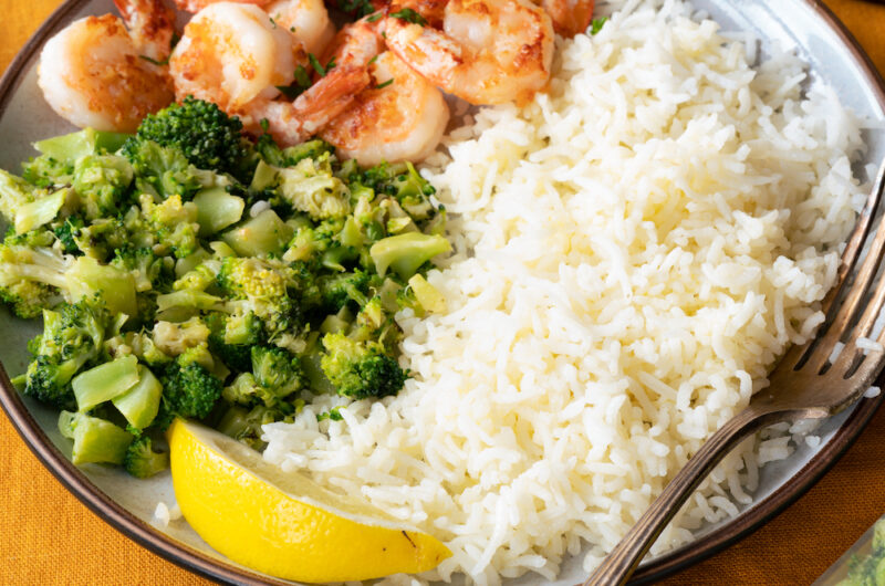 Weeknight recipe under 30 - Shrimp in Garlic Butter and a simple side